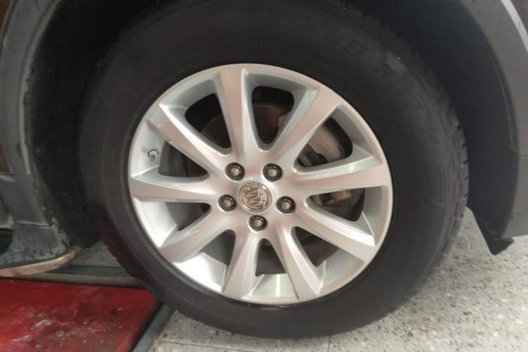 Used Buick Envision 2018 20T Two-Wheel Drive Luxury Model Right Front Wheel Hub