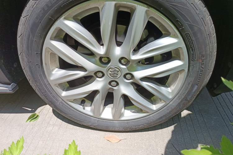 Used Buick Envision 2018 28T Four-Wheel Drive Elite Version Right Front Wheel Hub