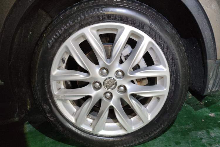 Used Buick Envision 2018 28T Four-Wheel Drive Elite Version Right Front Wheel Hub