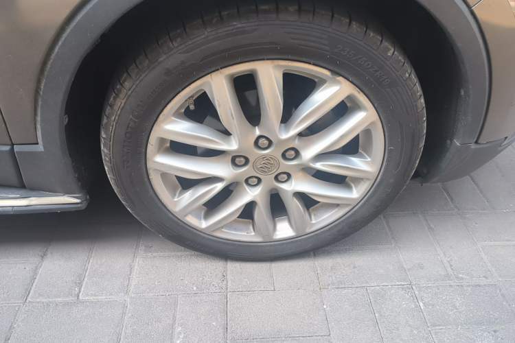 Used Buick Envision 2018 28T Four-Wheel Drive Elite Version Right Front Wheel Hub