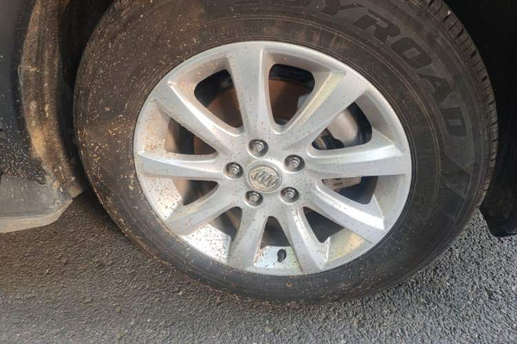 Used Buick Envision 2018 20T Two-Wheel-Drive Elite Model Right Front Wheel Hub