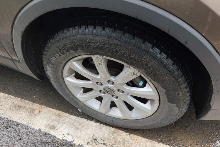 Used Buick Envision 2018 20T Two-Wheel-Drive Elite Model Right Front Wheel Hub