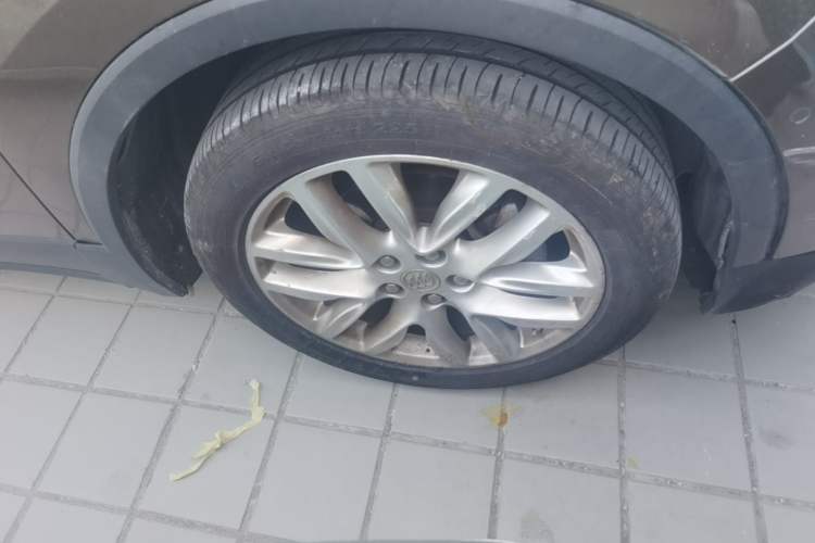 Used Buick Envision 2018 28T Four-Wheel Drive Luxury Model Right Front Wheel Hub