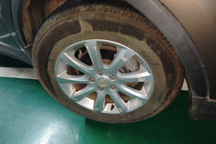 Used Buick Envision 2018 20T Two-Wheel-Drive Elite Model Right Front Wheel Hub