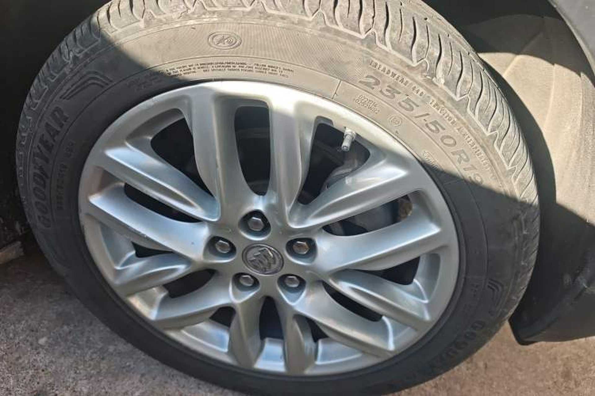 Used Buick Envision 2018 28T Four-Wheel Drive Elite Version Right Front Wheel Hub