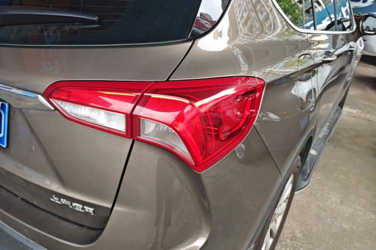 Used Buick Envision 2018 20T Two-Wheel-Drive Leading Model Right Rear Taillight