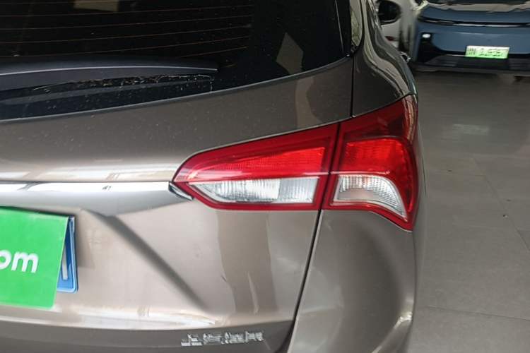 Used Buick Envision 2018 28T Four-Wheel Drive Elite Version Right Rear Taillight