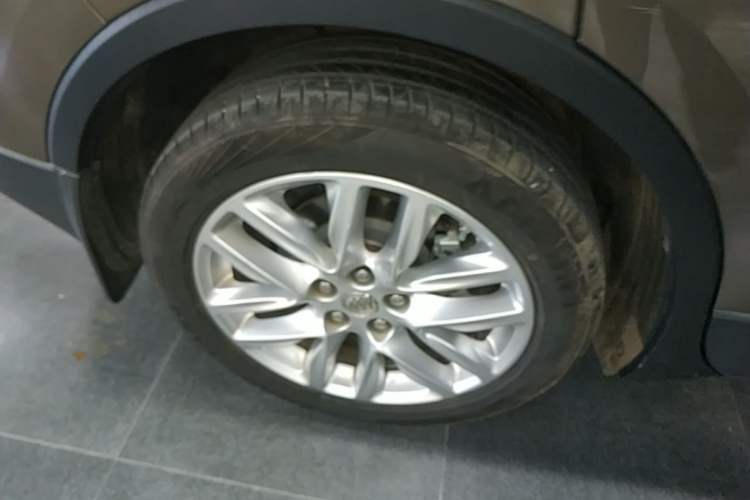 Used Buick Envision 2018 28T Four-Wheel Drive Luxury Model Right Rear Wheel Hub
