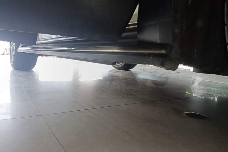 Used Buick Envision 2018 28T Four-Wheel Drive Elite Version Right Side Sill