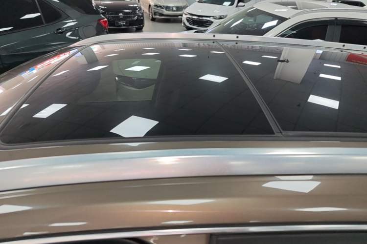 Used Buick Envision 2018 20T Two-Wheel-Drive Elite Model Roof