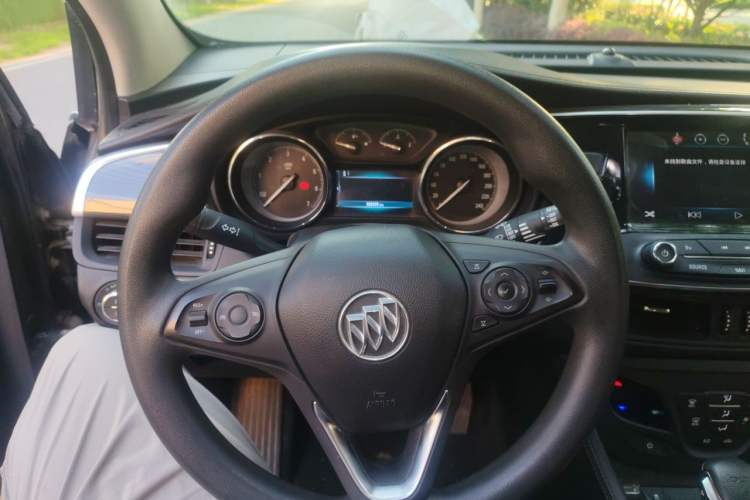 Used Buick Envision 2018 20T Two-Wheel-Drive Elite Model Steering Wheel