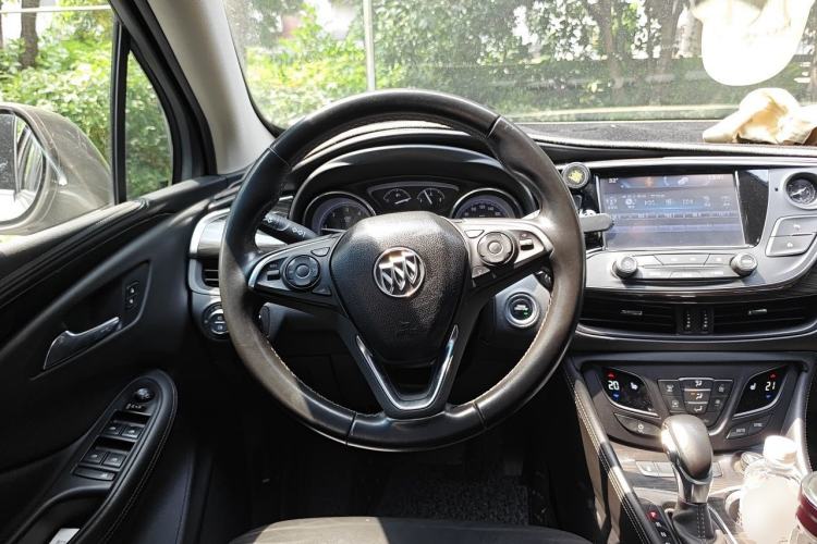 Used Buick Envision 2018 20T Two-Wheel-Drive Elite Model Steering Wheel
