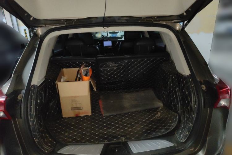 Used Buick Envision 2018 20T Two-Wheel-Drive Elite Model Trunk