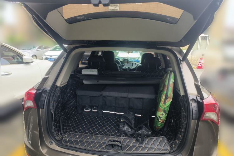 Used Buick Envision 2018 20T Two-Wheel Drive Luxury Model Trunk