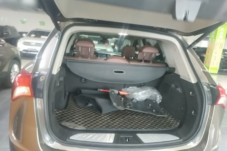 Used Buick Envision 2018 28T Four-Wheel Drive Luxury Model Trunk