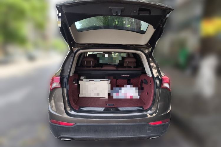 Used Buick Envision 2018 28T Four-Wheel Drive Luxury Model Trunk