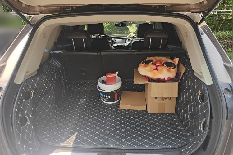 Used Buick Envision 2018 20T Two-Wheel-Drive Elite Model Trunk