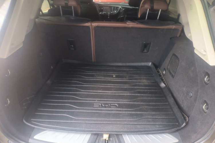 Used Buick Envision 2018 20T Two-Wheel Drive Luxury Model Trunk