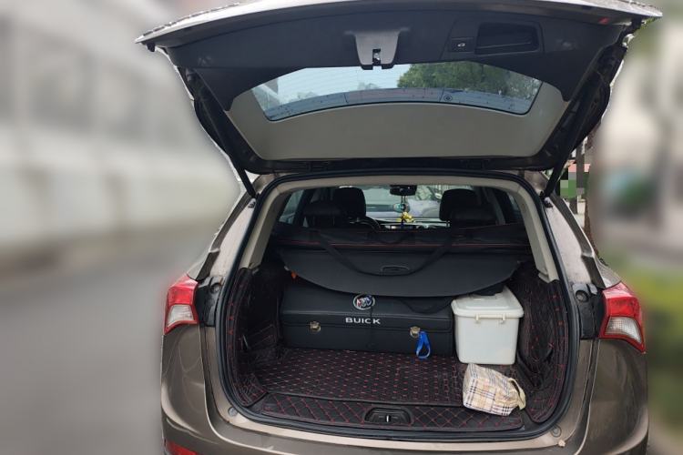 Used Buick Envision 2018 20T Two-Wheel-Drive Elite Model Trunk