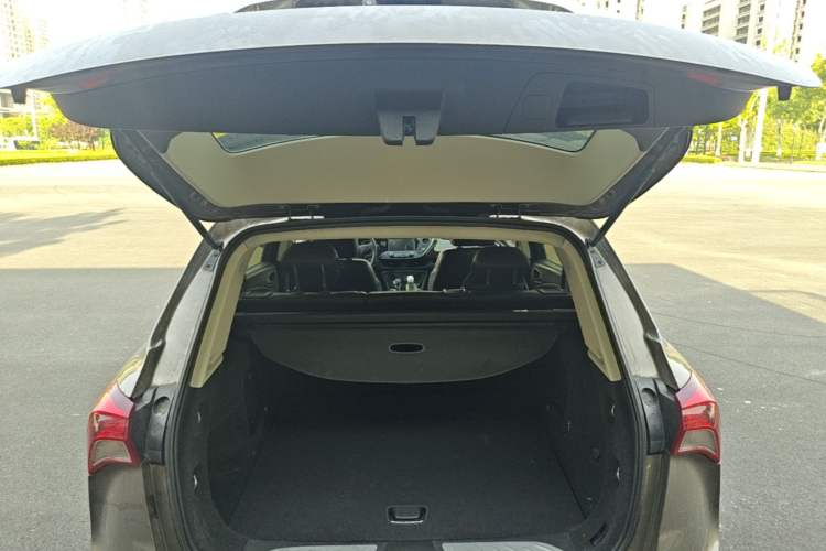 Used Buick Envision 2018 20T Two-Wheel-Drive Leading Model Trunk