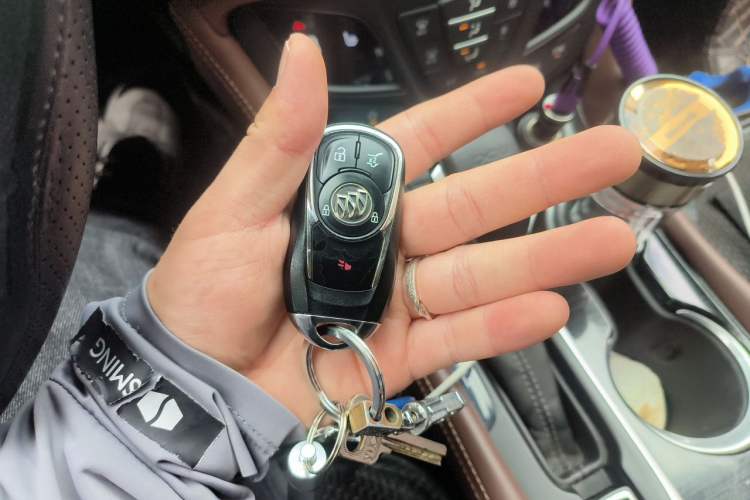 Used Buick Envision 2018 20T Two-Wheel Drive Luxury Model Vehicle Key