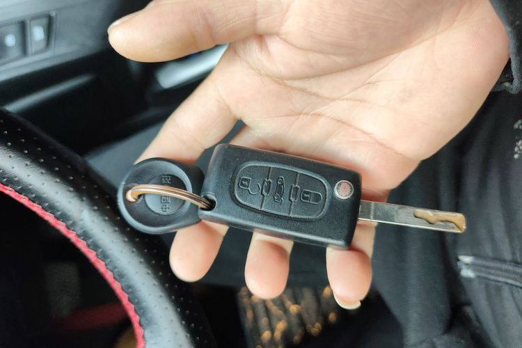 Used Buick Envision 2018 20T Two-Wheel-Drive Elite Model Vehicle Key
