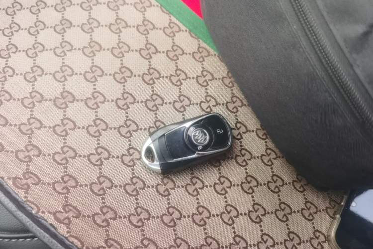 Used Buick Envision 2018 20T Two-Wheel-Drive Elite Model Vehicle Key