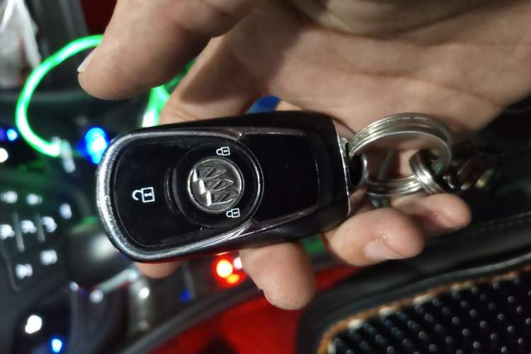 Used Buick Envision 2018 20T Two-Wheel-Drive Elite Model Vehicle Key