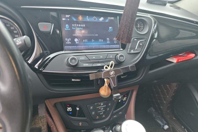 Used Buick Envision 2018 20T Two-Wheel Drive Luxury Model Audio And AC Panel