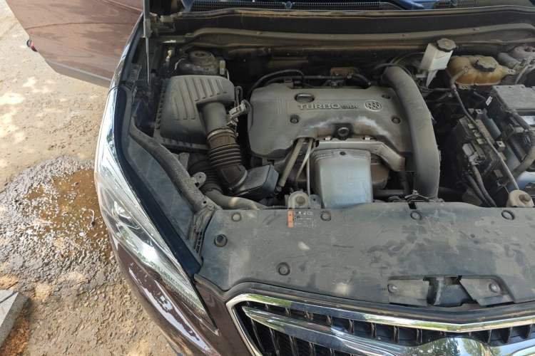 Used Buick Envision 2018 28T Four-Wheel Drive Elite Version Engine Bay Right