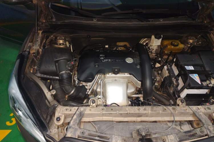 Used Buick Envision 2018 28T Four-Wheel Drive Elite Version Engine Bay Right