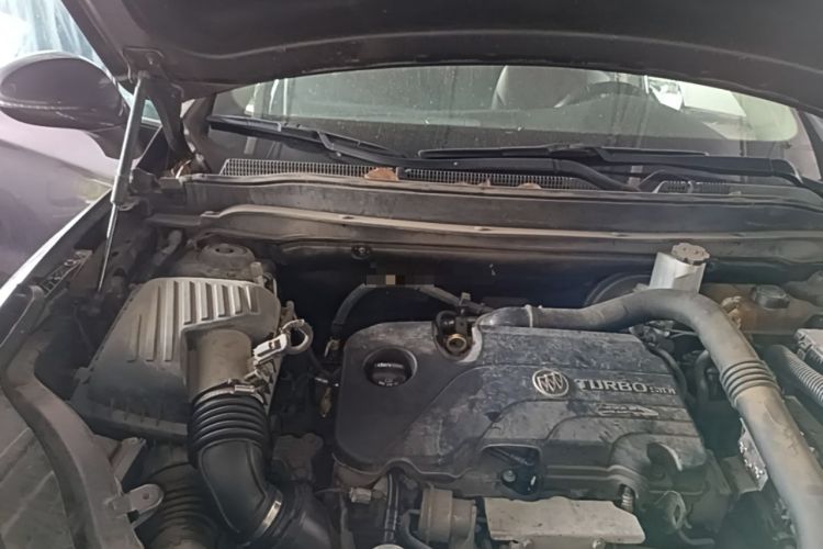 Used Buick Envision 2018 20T Two-Wheel Drive Luxury Model Engine Bay Right