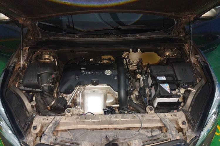 Used Buick Envision 2018 28T Four-Wheel Drive Elite Version Engine Bay