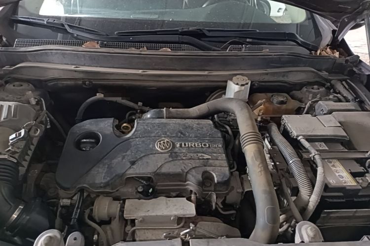 Used Buick Envision 2018 20T Two-Wheel Drive Luxury Model Engine Bay