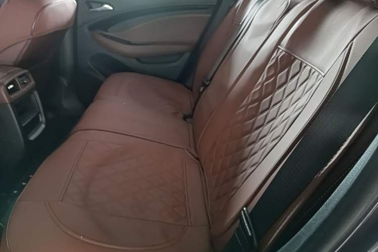 Used Buick Envision 2018 20T Two-Wheel Drive Luxury Model Left Rear Seat