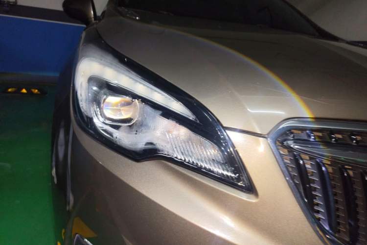 Used Buick Envision 2018 28T Four-Wheel Drive Elite Version Right Front Headlight