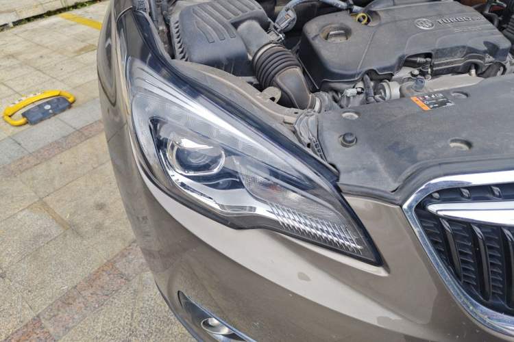 Used Buick Envision 2018 20T Two-Wheel Drive Luxury Model Right Front Headlight