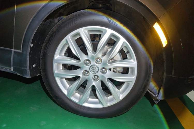 Used Buick Envision 2018 28T Four-Wheel Drive Elite Version Right Front Wheel Hub
