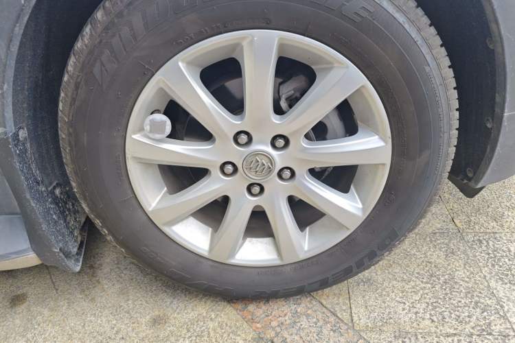 Used Buick Envision 2018 20T Two-Wheel Drive Luxury Model Right Front Wheel Hub
