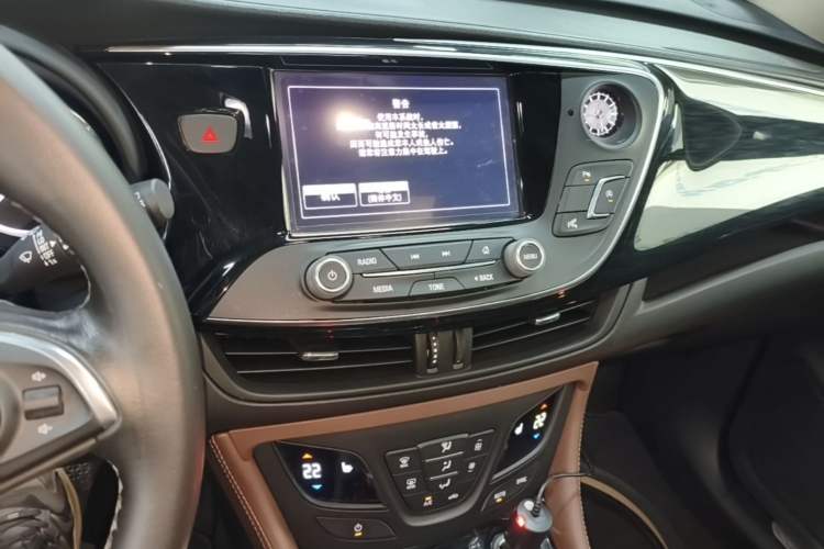 Used Buick Envision 2018 20T Two-Wheel Drive Luxury Model Audio And AC Panel