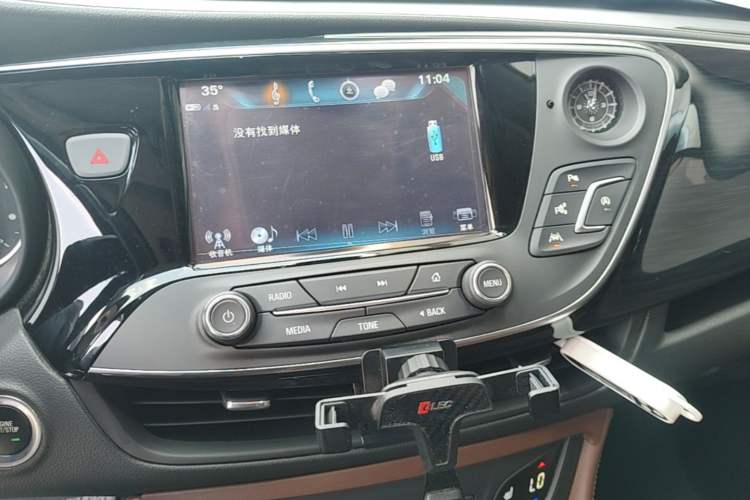 Used Buick Envision 2018 28T Four-Wheel Drive Luxury Model Audio And AC Panel