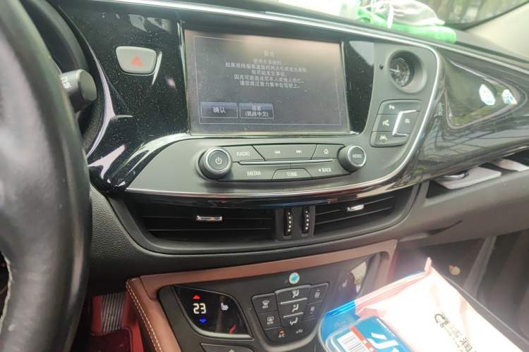 Used Buick Envision 2018 28T Four-Wheel Drive Luxury Model Audio And AC Panel