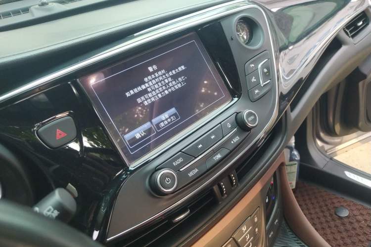 Used Buick Envision 2018 28T Four-Wheel Drive Luxury Model Audio And AC Panel