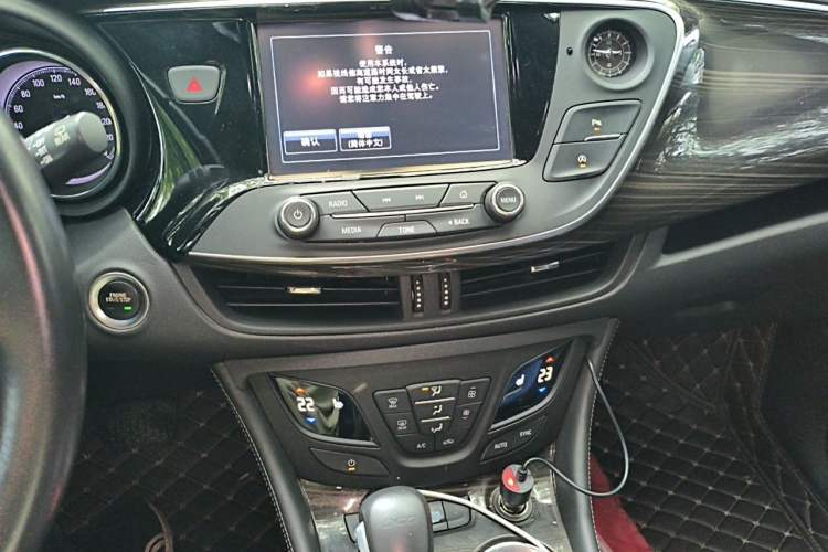 Used Buick Envision 2018 20T Two-Wheel-Drive Elite Model Audio And AC Panel