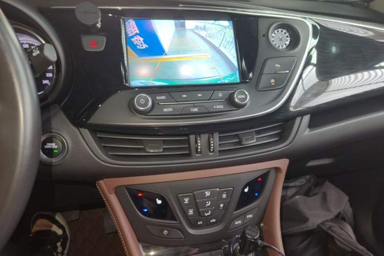 Used Buick Envision 2018 28T Four-Wheel Drive Elite Version Audio And AC Panel