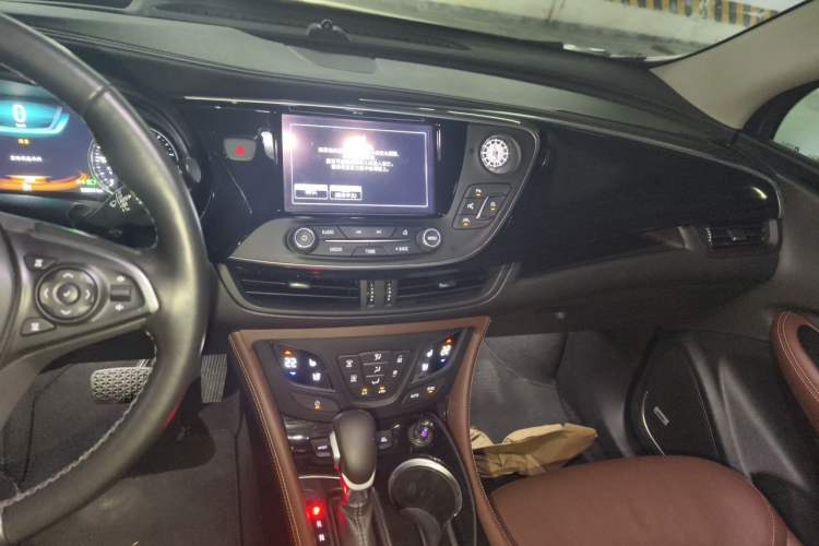 Used Buick Envision 2018 28T All-Wheel-Drive Versatile Sports Flagship Model Audio And AC Panel