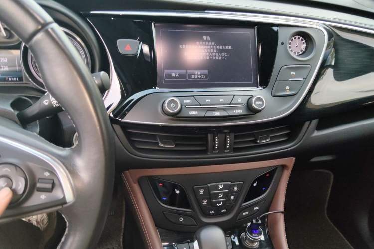 Used Buick Envision 2018 28T Four-Wheel Drive Elite Version Audio And AC Panel