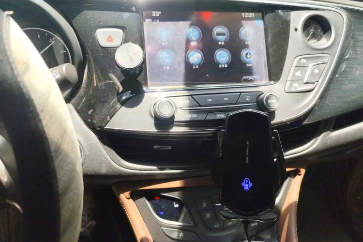 Used Buick Envision 2018 28T Four-Wheel Drive Luxury Model Audio And AC Panel