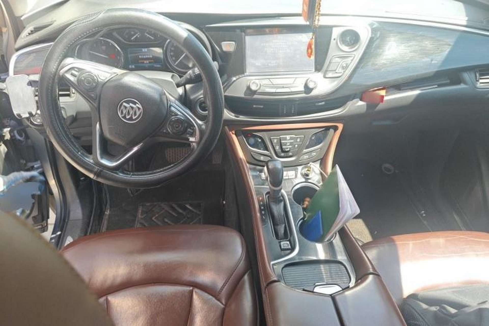 Used Buick Envision 2018 20T Two-Wheel Drive Luxury Model Center Console