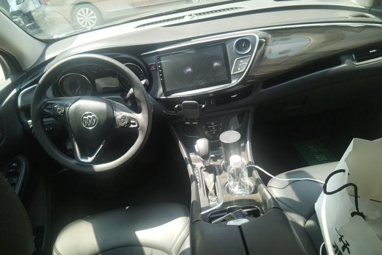 Used Buick Envision 2018 20T Two-Wheel-Drive Leading Model Center Console